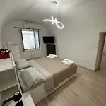 Rose's House Гостевой дом Неаполь